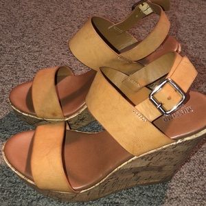 Summer wedges